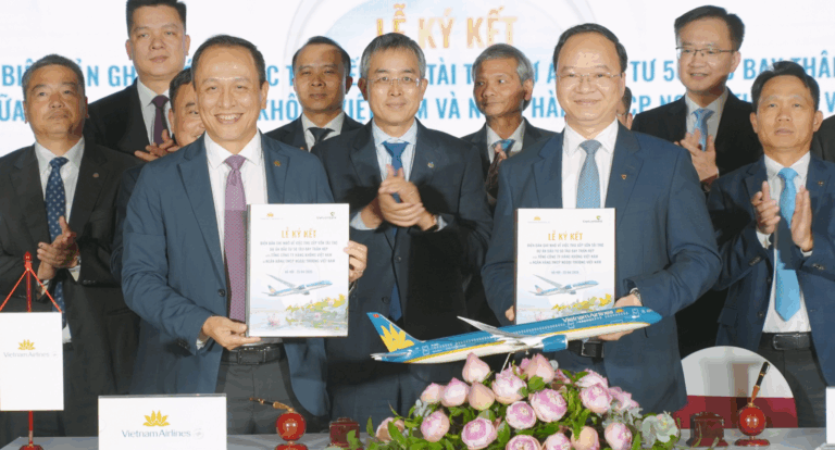 ✈️ VIETNAM AIRLINES HỢP TÁC VỚI VIETCOMBANK TRONG DỰ ÁN ĐẦU TƯ 50 MÁY BAY THÂN HẸP
