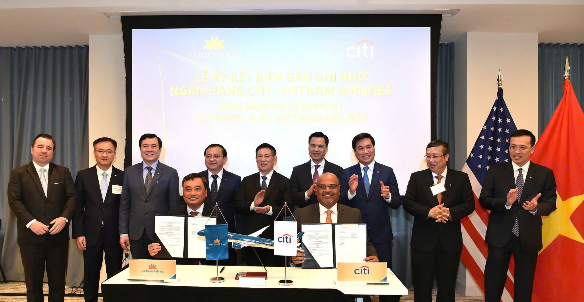 VIETNAM AIRLINES KÝ KẾT HỢP TÁC TÀI CHÍNH VỚI CITIBANK, TRỊ GIÁ 560 TRIỆU USD ✈️💼