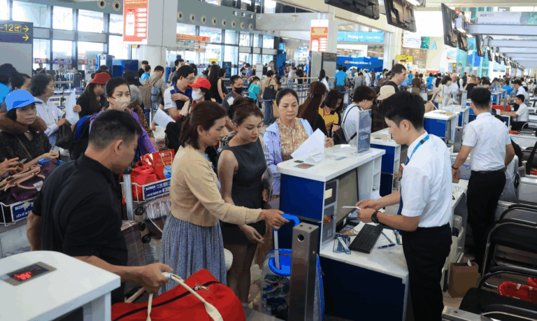 ✈️ THÁNG 5/2025: HƠN 10 TRIỆU LƯỢT HÀNH KHÁCH QUA CÁC CẢNG HÀNG KHÔNG VIỆT NAM – TĂNG TRƯỞNG MẠNH MẼ!