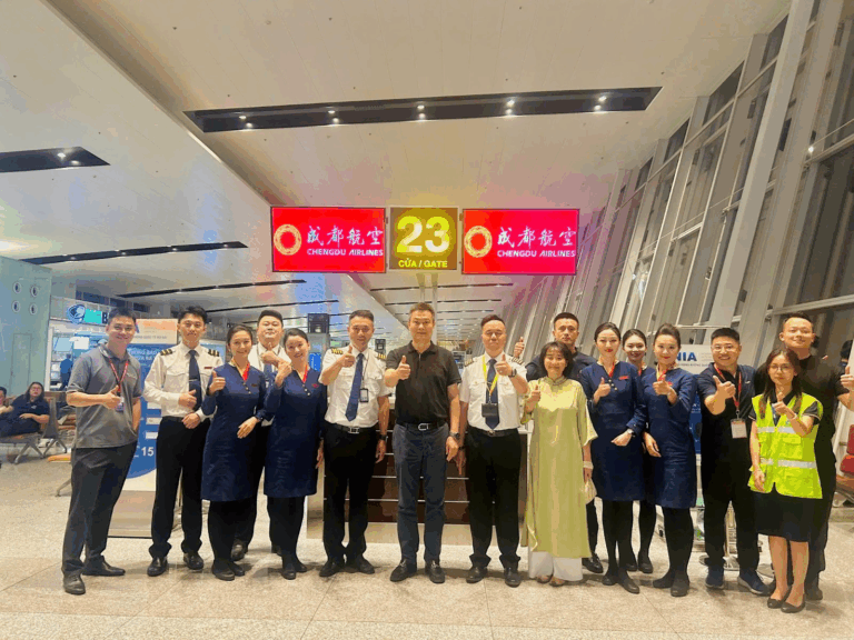CẢNG HKQT NỘI BÀI CHÀO ĐÓN HÃNG HÀNG KHÔNG MỚI CHENGDU AIRLINES KHAI THÁC ĐƯỜNG BAY HÀ NỘI – THÀNH ĐÔ