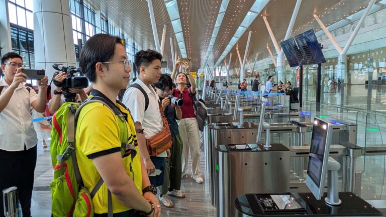 NHÀ GA T3 TÂN SƠN NHẤT CHÍNH THỨC ÁP DỤNG CÔNG NGHỆ SINH TRẮC HỌC – CHECK-IN CHỈ MẤT VÀI GIÂY!
